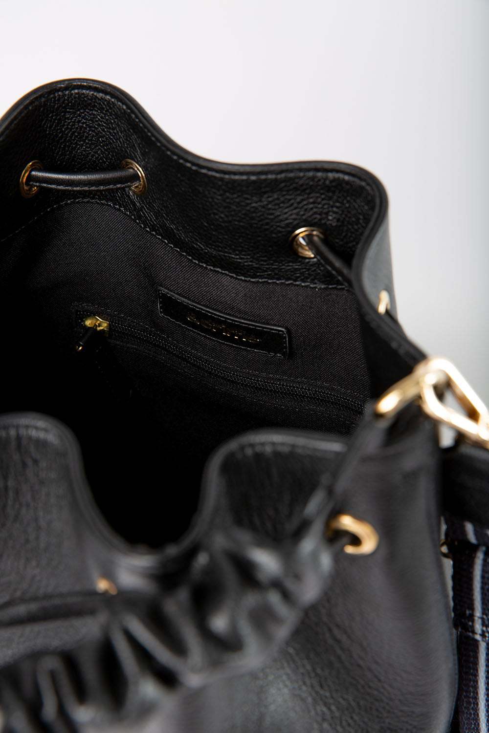 Clue Two Black
