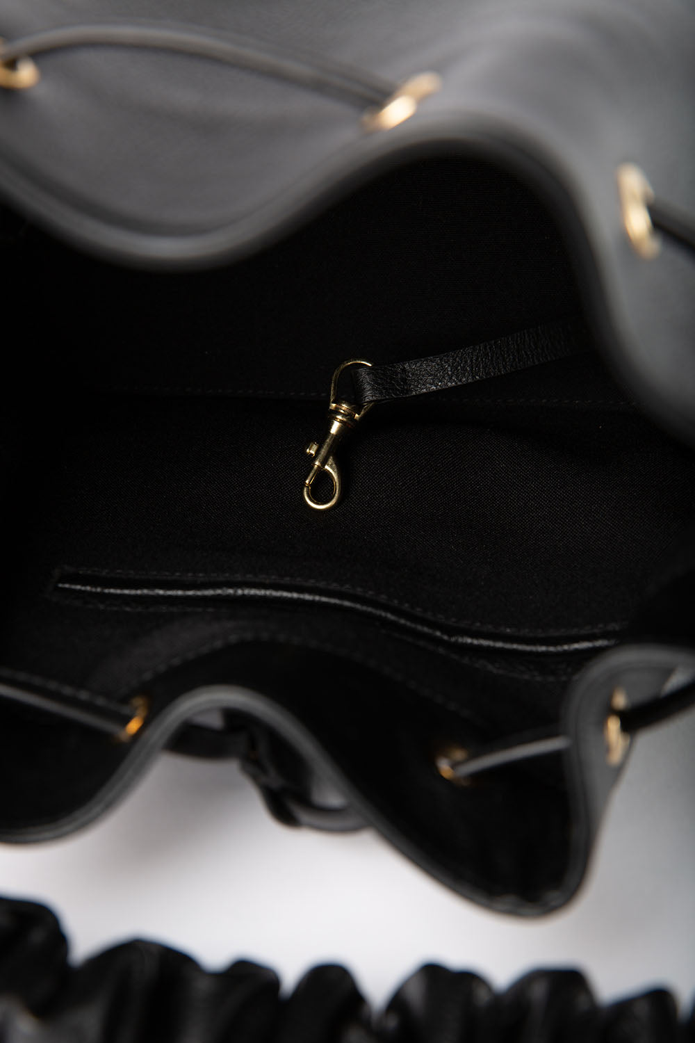 Clue Two Black